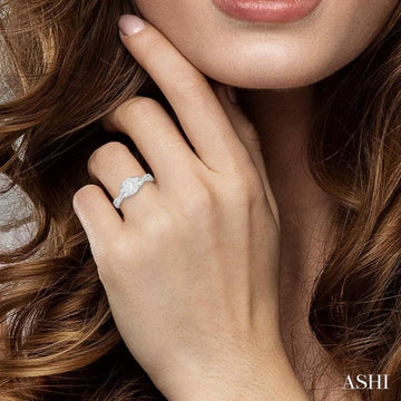 3/4 Ctw Crossed Split Shank Lovebright Diamond Cluster Ring in 14K White Gold